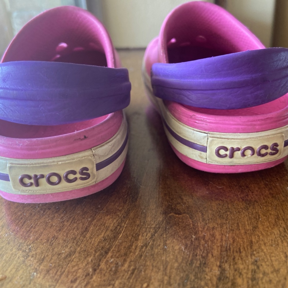 Pink crocs - Picture 3 of 5